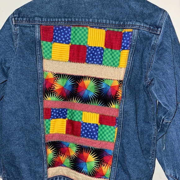Beautiful embroidered denim jacket - Picture 3 of 5